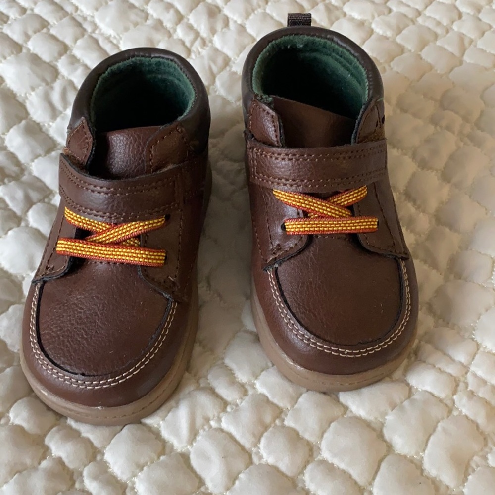 Size 6 Carter's boots